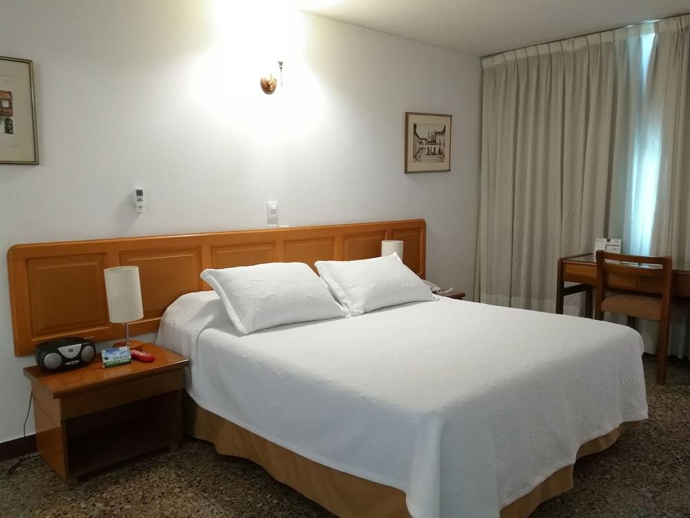 Hotel Villavicencio Plaza Экстерьер фото