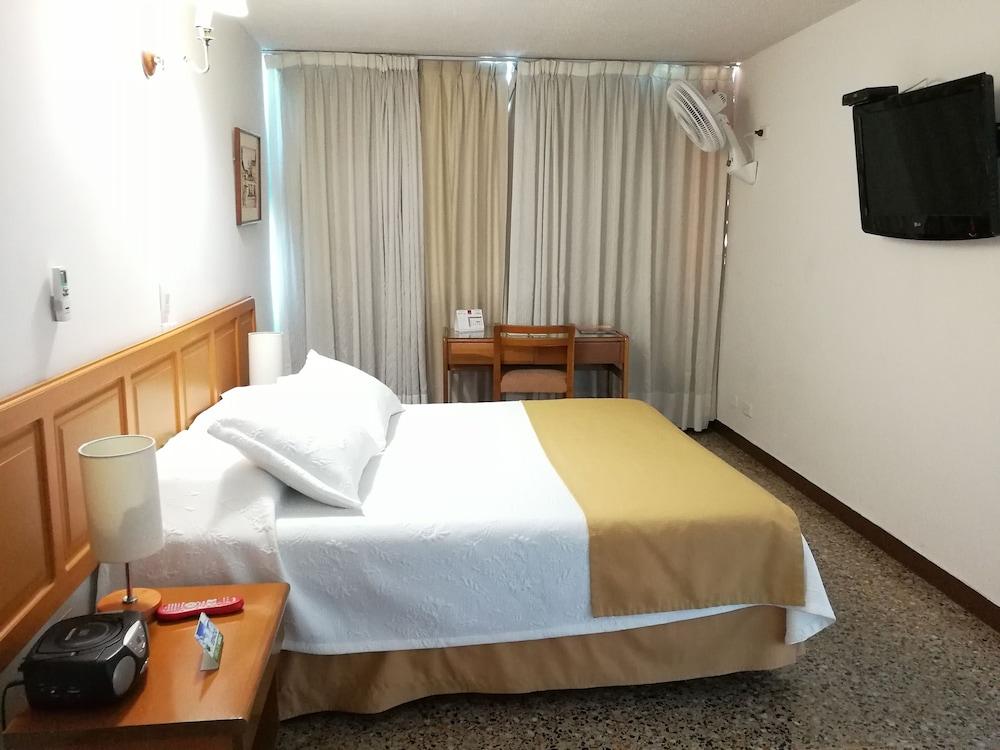 Hotel Villavicencio Plaza Экстерьер фото