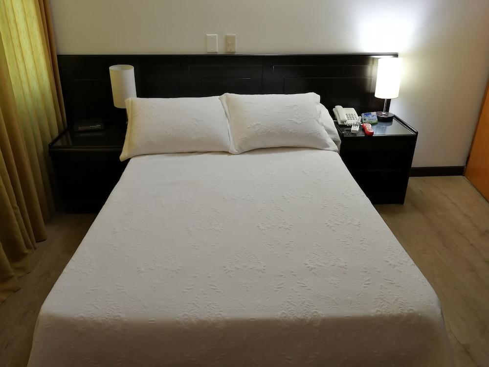 Hotel Villavicencio Plaza Экстерьер фото