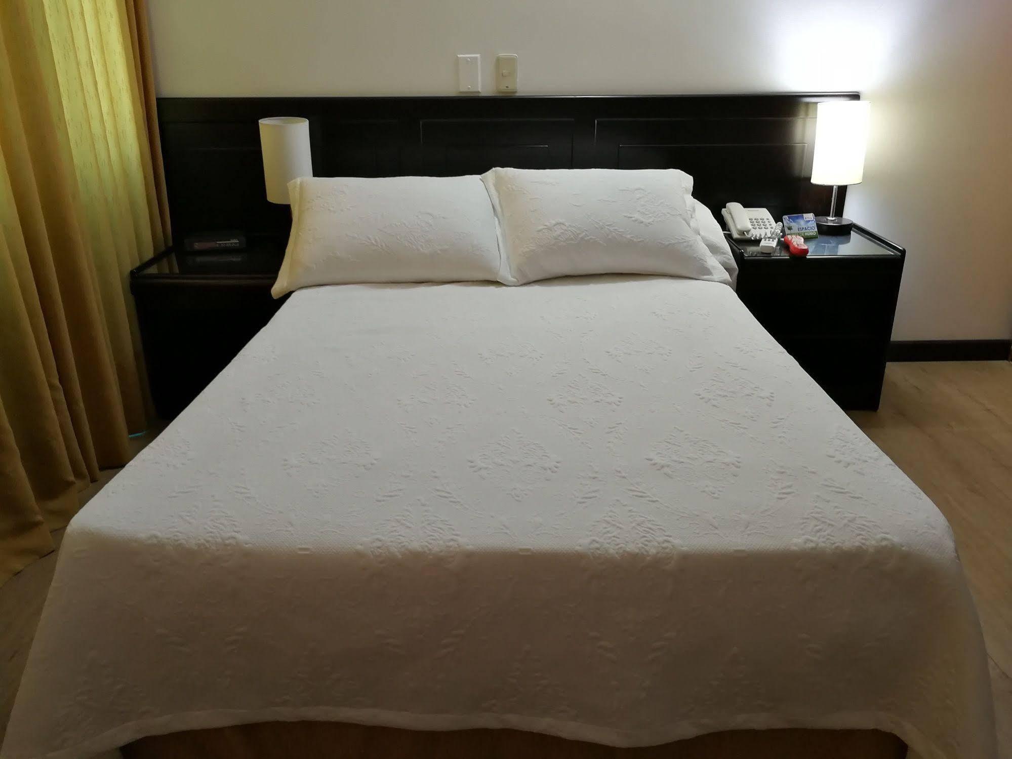 Hotel Villavicencio Plaza Экстерьер фото