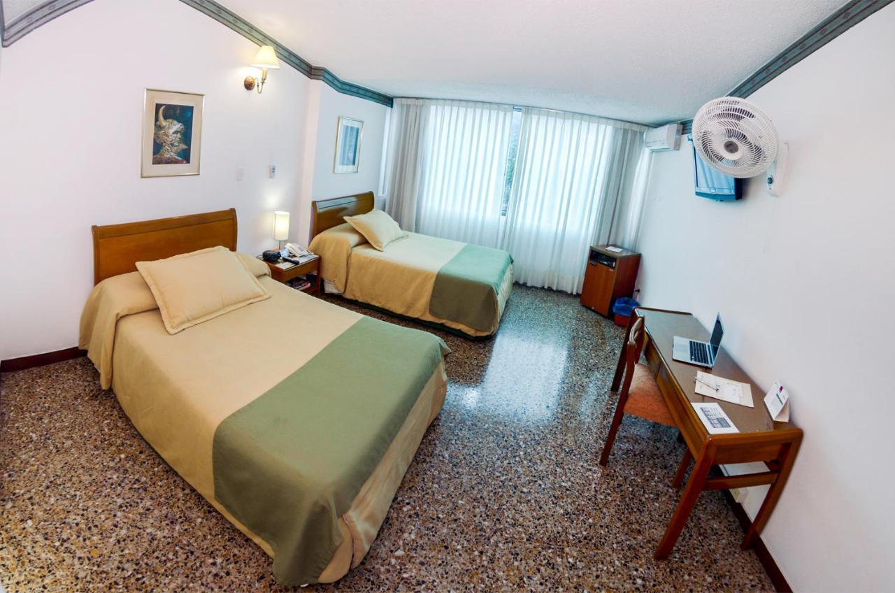 Hotel Villavicencio Plaza Экстерьер фото